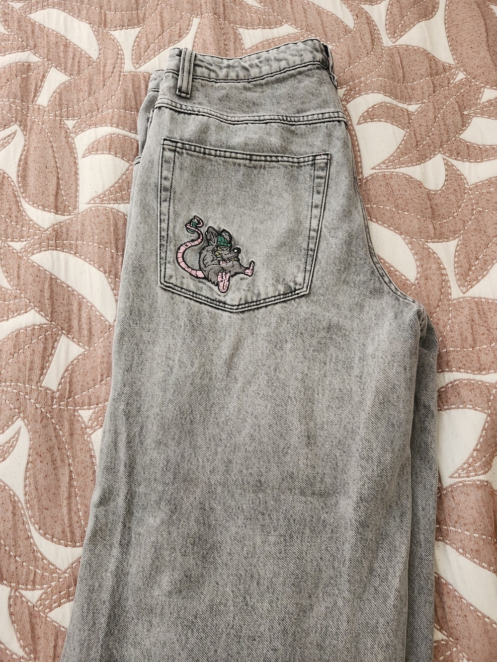 Light gray washed Empyres